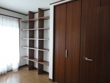 子供室　本棚造作